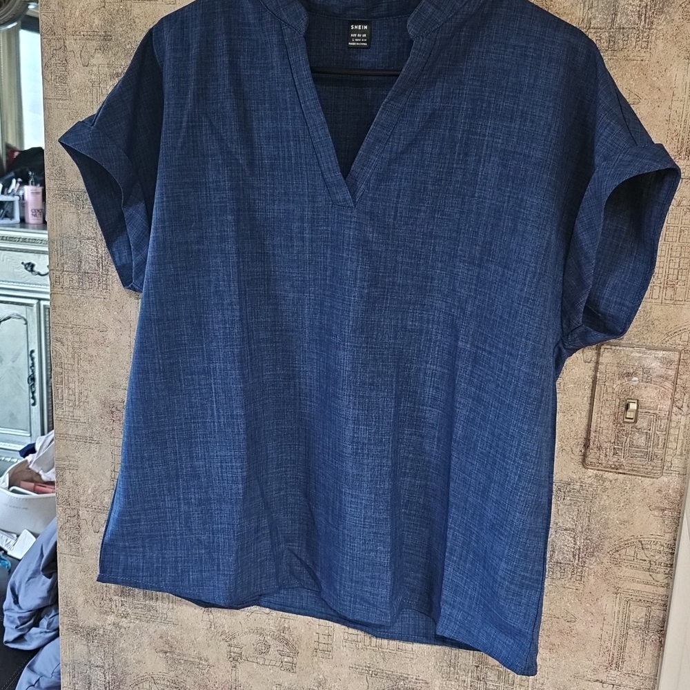 Women's Blue Top